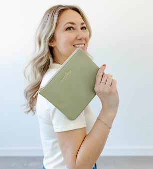 maia cosmetic clutch