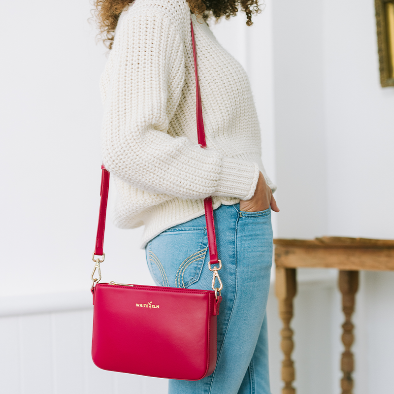 CranberryAraCrossbodyCrossbody.png