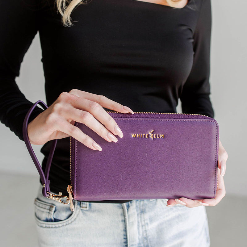 Vera_Plum_White_Gold_Wristlet2.jpg