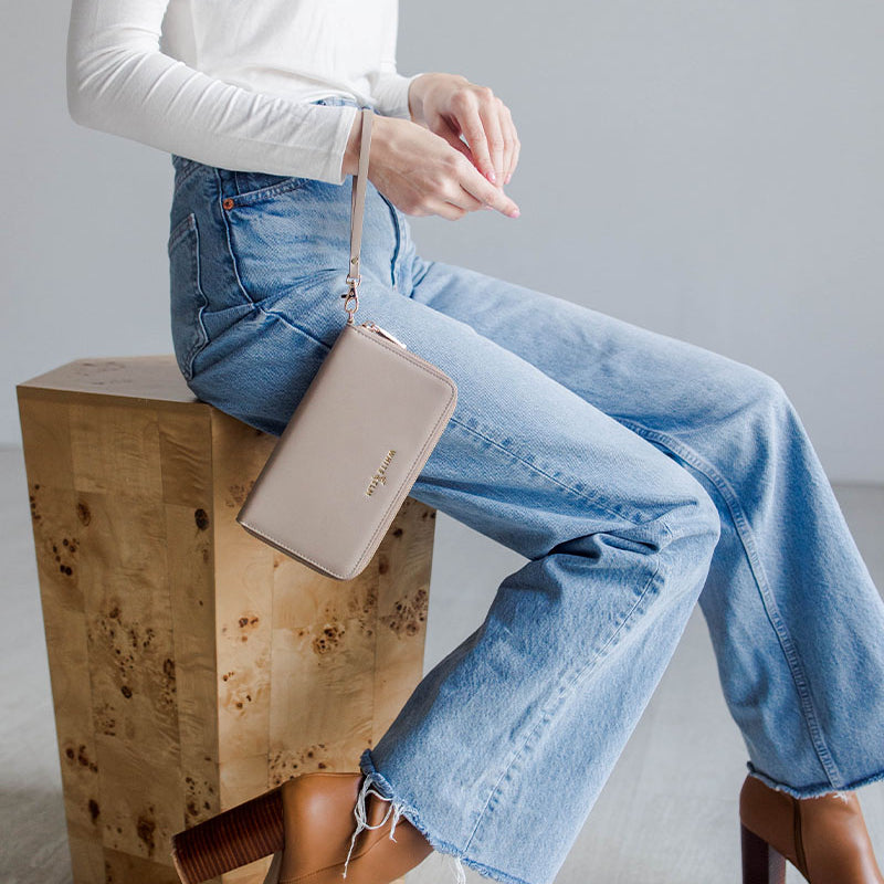 Vera_Taupe_Cream_Gold_Styled.jpg