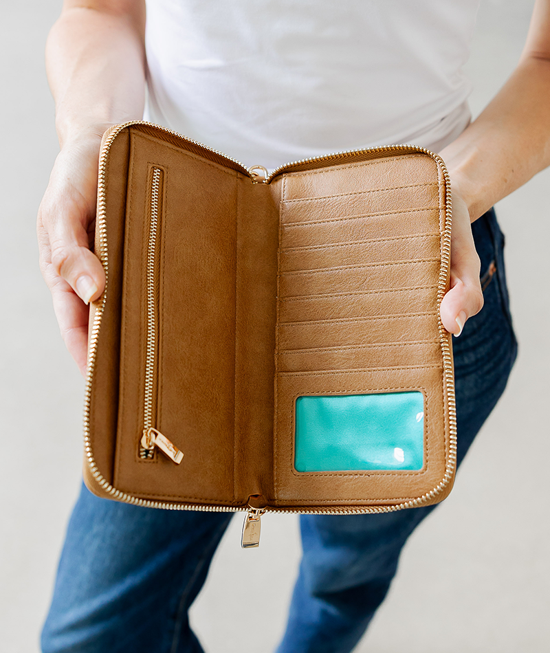 Vera Wallet - Almond