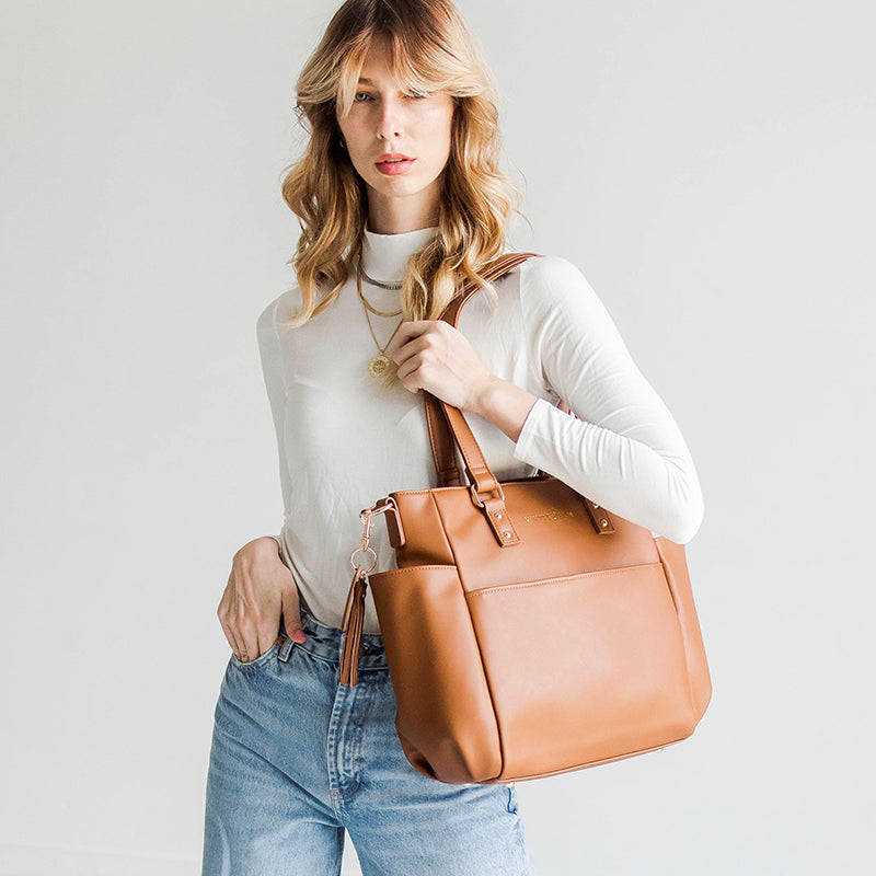 WhiteElm_CarinaTote_Caramel_Shoulder2.jpg