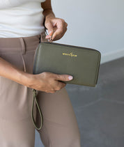 Vera Wallet - Olive - [OUTLET RETIRED FINAL SALE]