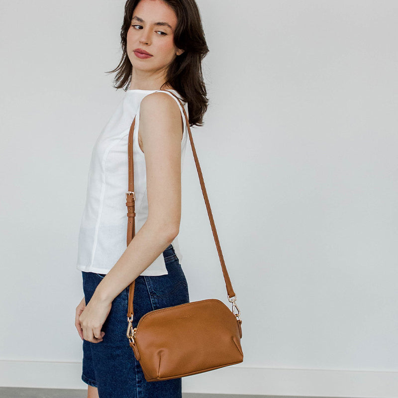 WhiteElm_Rosette_Caramel_Gold_Shoulder_1.jpg