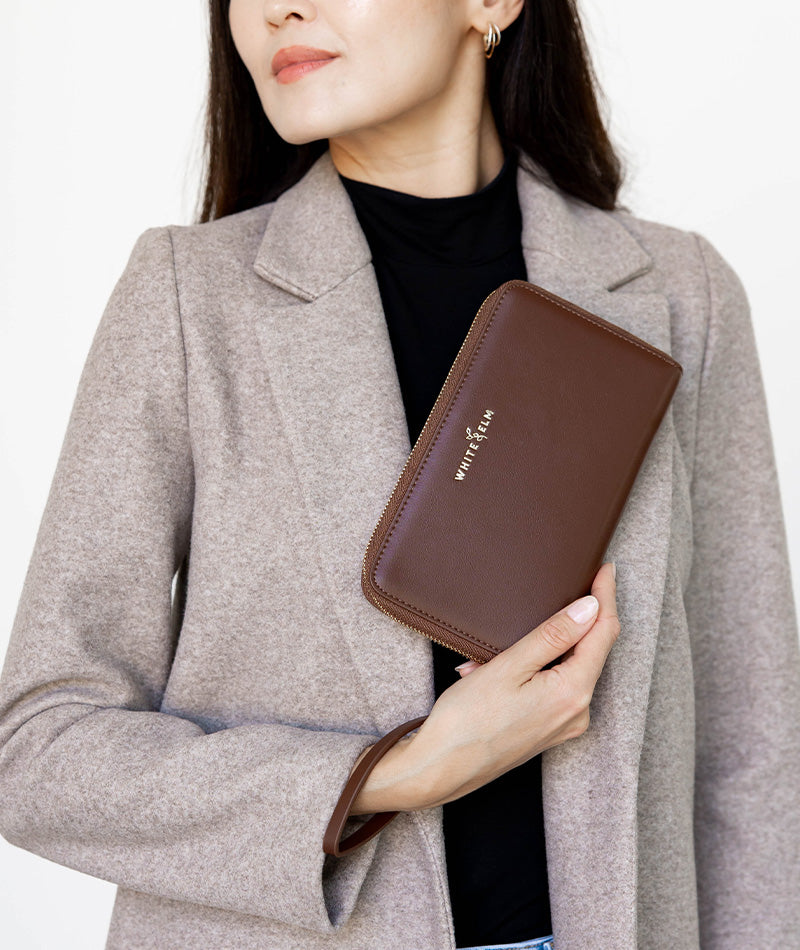 WhiteElm_VeraWallet_MahoganyBrown_LS_Clutch.jpg