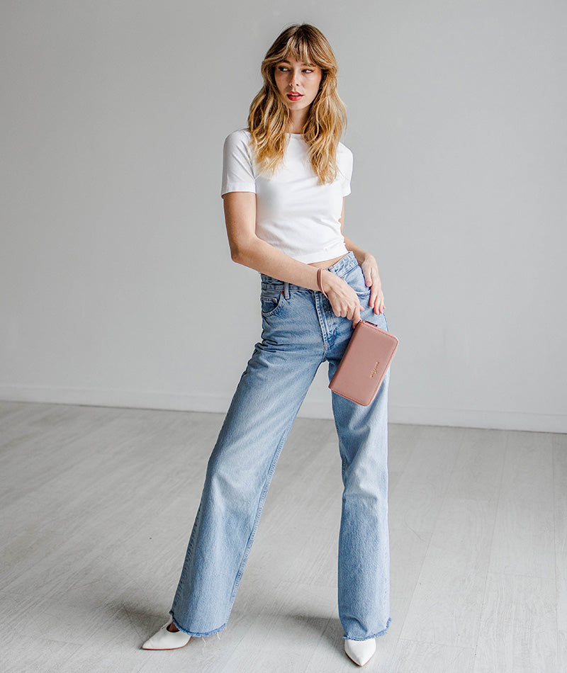 WhiteElm_Vera_DustyRose_Wristlet.jpg