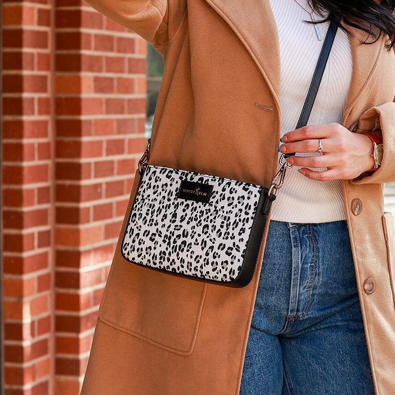 AraLeopardClutchCrossbody.png